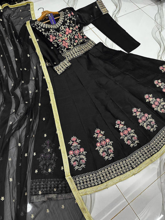 3 Pcs Women's Stitched Silk Embroidered Maxi Suit